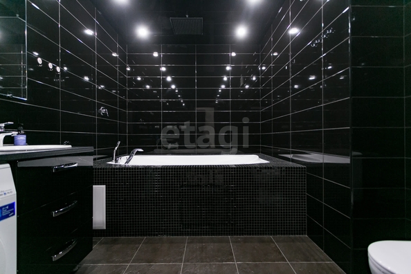 
  Продается 2-комн. квартира 65.5 м², в ЖК Радужный каскад, б/с 19. Фото 23.