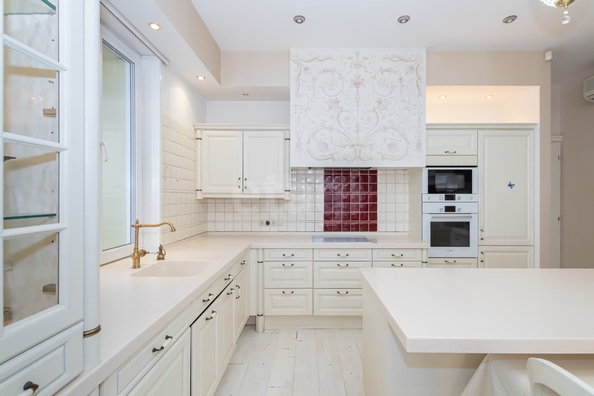 
  Продается 4-комн. квартира 194.9 м². Фото 8.