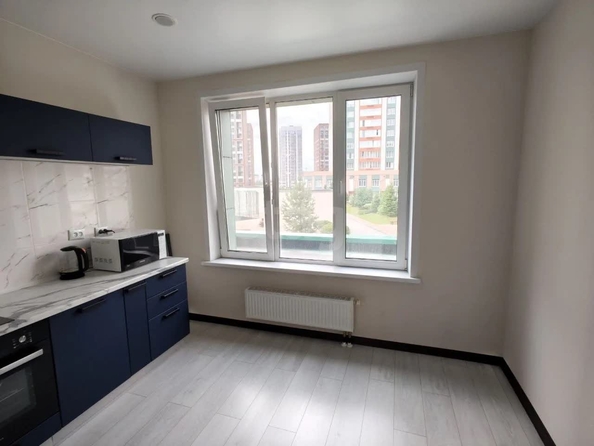 
  Продается 2-комн. квартира 57 м², в ЖК Огни сибири, дом 2. Фото 9.