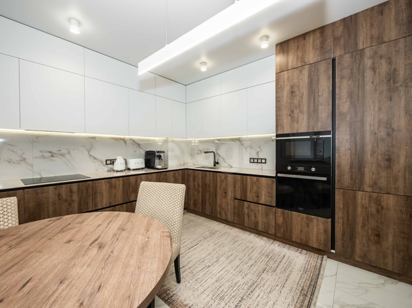 
  Продается 4-комн. квартира 98 м², в ЖК Лев Толстой, дом 1. Фото 2.