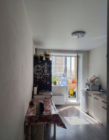 
  Продается 1-комн. квартира 37 м², в МКР Олимпийской славы, дом 2. Фото 3.