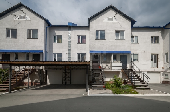 
  Продается 4-комн. квартира 174 м². Фото 1.