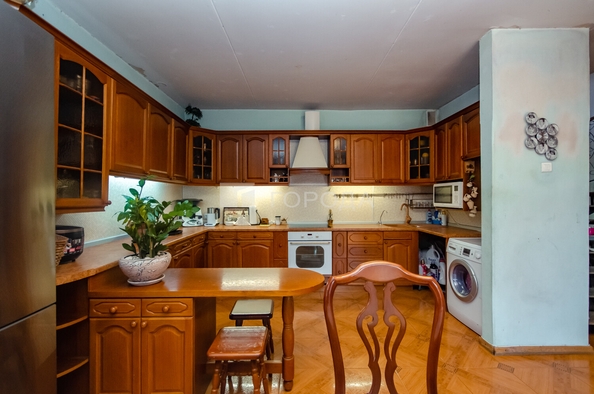 
  Продается 4-комн. квартира 203 м². Фото 1.