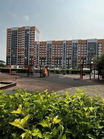
  Продается торговая площадь 58.8 м², в ЖК Мандарин-2, блок-секция 1. Фото 2.
