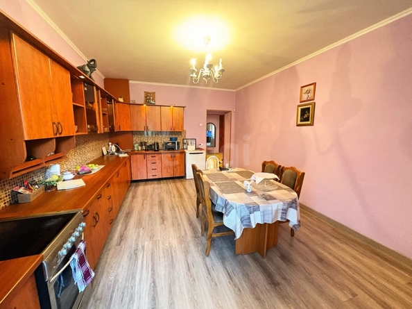 
  Продается 3-комн. квартира 137.7 м². Фото 1.