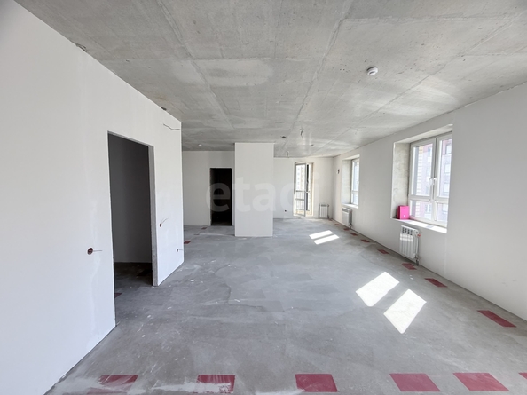
  Продается 2-комн. квартира 58 м², в ЖК Дежнёв, дом 4. Фото 1.