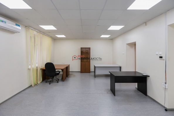 
  Сдается офис 175.4 м². Фото 1.