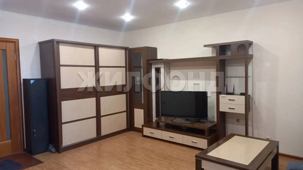 
  Сдается 1-комн. квартира 50 м². Фото 1.