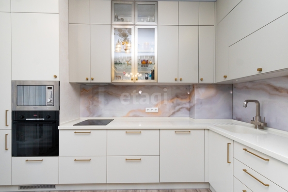 
  Продается 3-комн. квартира 80 м², в ЖК Красный проспект, дом 2. Фото 1.