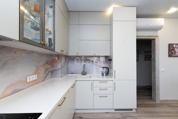 
  Продается 3-комн. квартира 80 м², в ЖК Красный проспект, дом 2. Фото 2.
