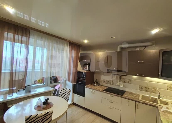 
  Продается 2-комн. квартира 69 м², в ЖК Космический, дом 8. Фото 1.