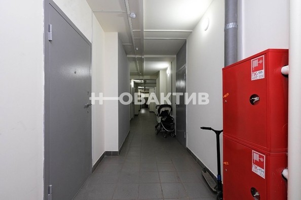 
   Продам 2-комнатную, 35 м², Александра Чистякова ул, 18

. Фото 17.