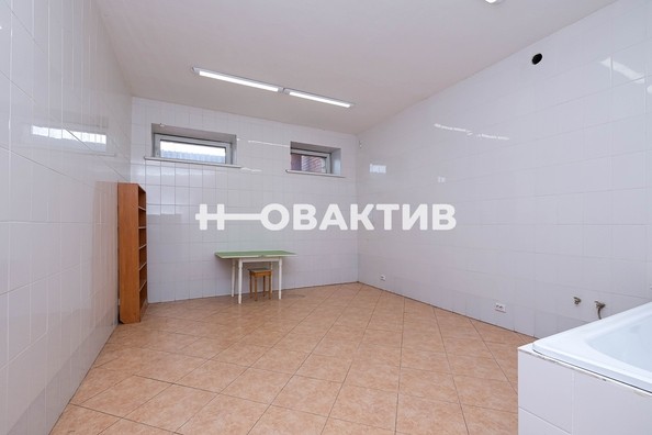 
   Продам дом, 1000 м², Новосибирск

. Фото 22.
