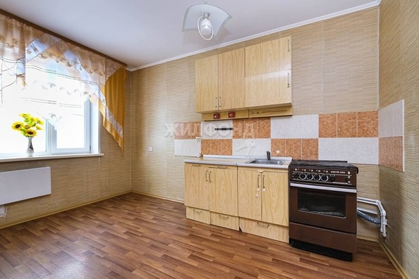 
   Продам 1-комнатную, 42.5 м², В. Высоцкого ул, 40/2

. Фото 9.