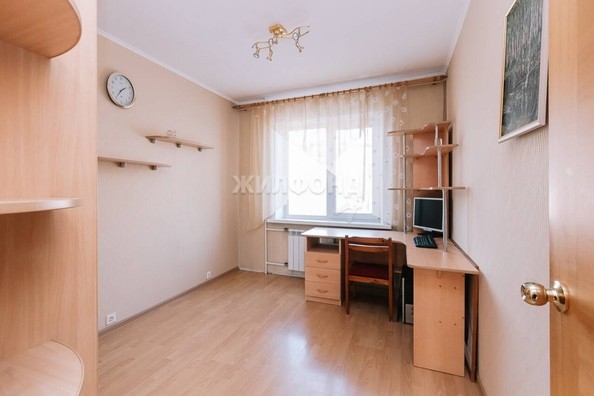 
   Продам 3-комнатную, 64 м², Краснообск, 220

. Фото 4.