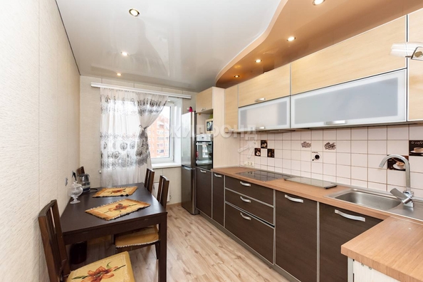 
   Продам 3-комнатную, 80 м², Тюленина ул, 12

. Фото 5.