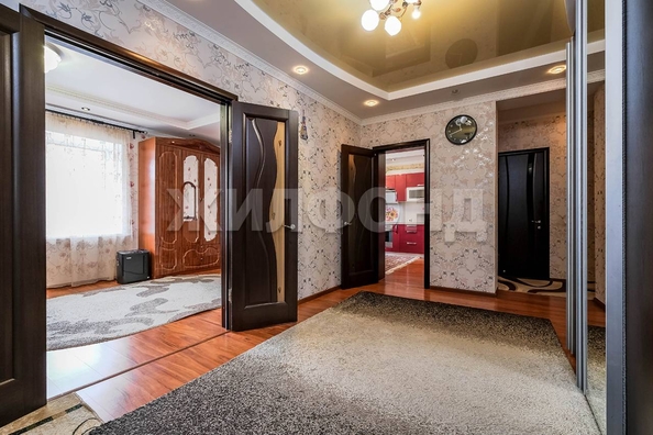 
   Продам 3-комнатную, 100.3 м², Стартовая ул, 4

. Фото 2.