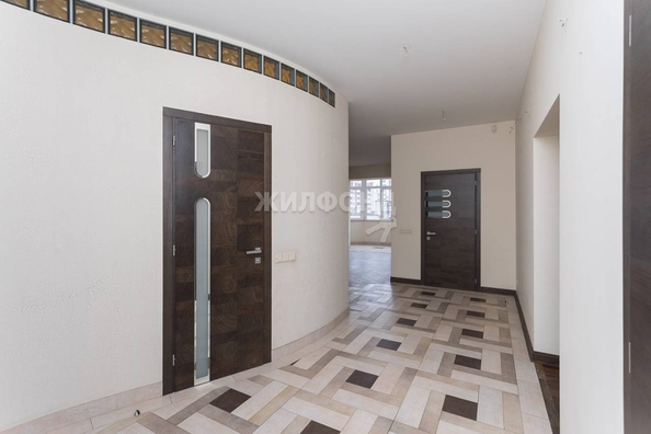 
   Продам 4-комнатную, 150 м², Серебренниковская ул, 6/1

. Фото 2.