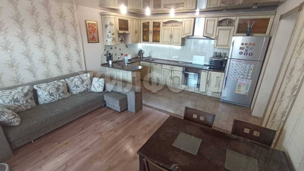 
   Продам 3-комнатную, 68.4 м², Пархоменко ул, 102

. Фото 2.