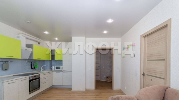 
   Продам 3-комнатную, 69.6 м², Ясный Берег ул, 10

. Фото 6.