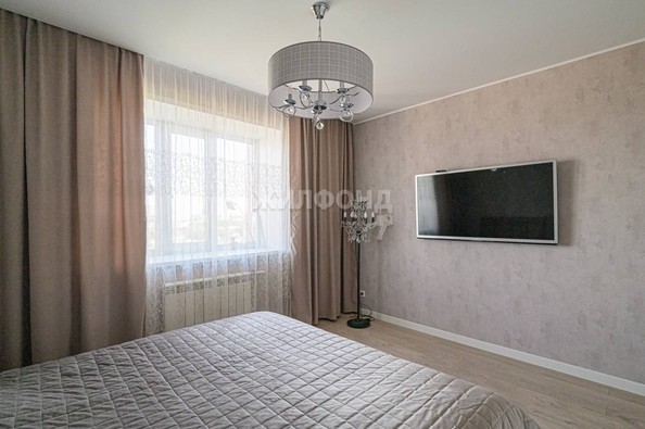 
   Продам 3-комнатную, 87 м², Красный пр-кт, 232/1

. Фото 3.