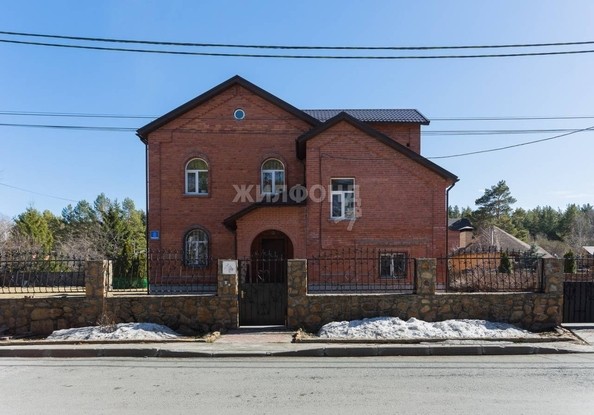 
   Продам дом, 357 м², Новосибирск

. Фото 3.