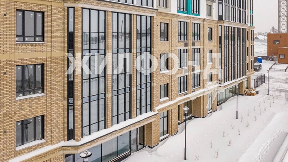 
   Продам 3-комнатную, 70.2 м², Сухарная ул, 109

. Фото 27.