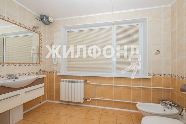 
   Продам дом, 293.3 м², Новосибирск

. Фото 9.
