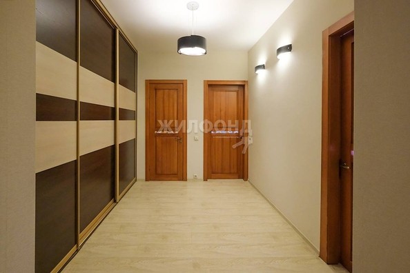 
   Продам 3-комнатную, 117 м², Красный пр-кт, 232/1

. Фото 14.