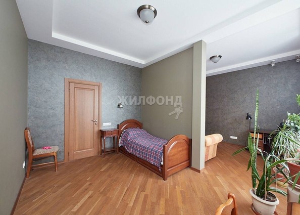 
   Продам 4-комнатную, 137.9 м², Галущака ул, 1

. Фото 14.
