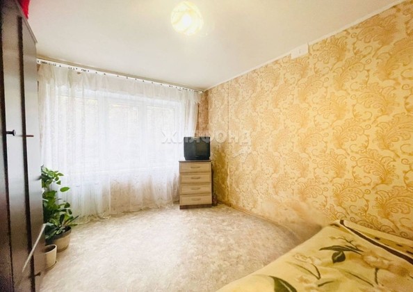 
   Продам 2-комнатную, 46 м², Есенина ул, 12

. Фото 1.