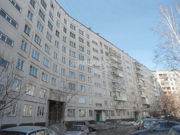 
   Продам 2-комнатную, 46 м², Есенина ул, 12

. Фото 5.