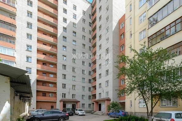 
   Продам 3-комнатную, 76.2 м², Волховская ул, 33

. Фото 3.