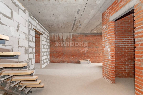 
   Продам 4-комнатную, 138.9 м², К.Маркса ул, 11

. Фото 7.