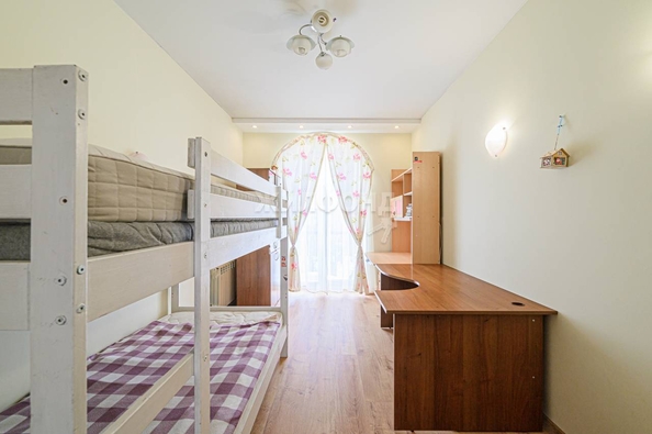 
   Продам 4-комнатную, 95.4 м², Вертковская ул, 24

. Фото 6.