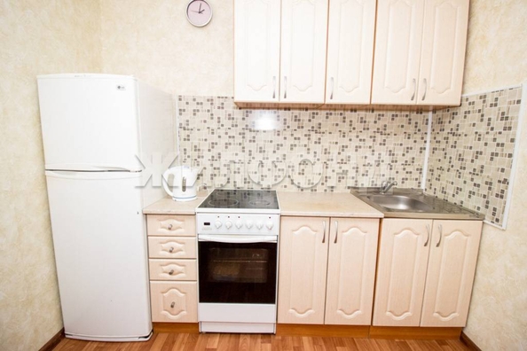 
   Продам 1-комнатную, 29.8 м², Маяковского ул, 1/1

. Фото 2.