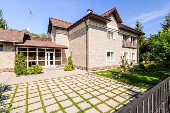 
   Продам дом, 511 м², Голубой Залив

. Фото 1.