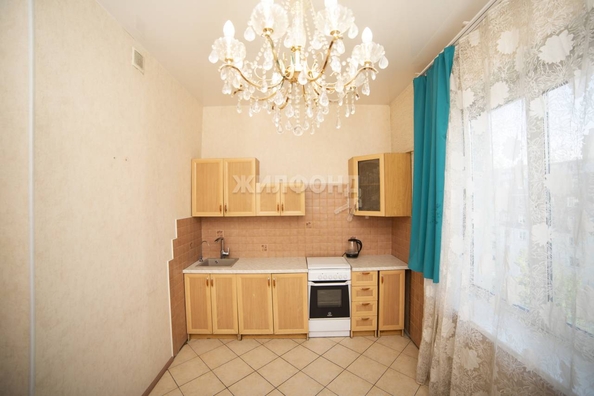 
   Продам 2-комнатную, 66.1 м², Новосибирская ул, 10

. Фото 2.