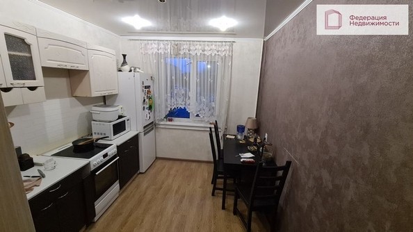 
   Продам 2-комнатную, 51 м², В. Высоцкого ул, 39

. Фото 8.