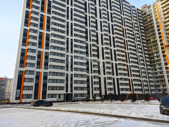 
   Продам 3-комнатную, 60.3 м², Петухова ул, 162

. Фото 21.