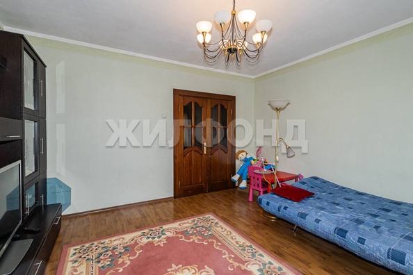 
   Продам 4-комнатную, 77.3 м², В. Высоцкого ул, 13

. Фото 5.