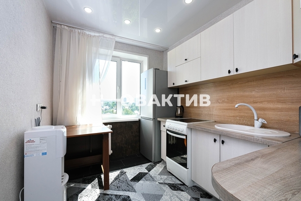 
   Продам 3-комнатную, 68.3 м², Троллейная ул, 71

. Фото 23.