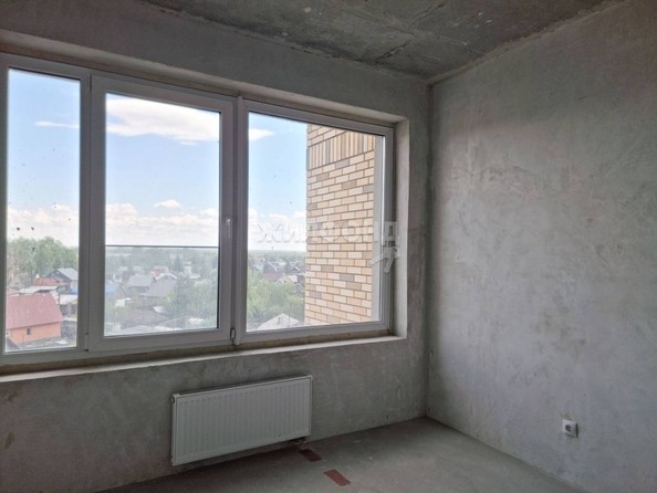 
   Продам 4-комнатную, 92.6 м², Большевистская ул, 88

. Фото 2.