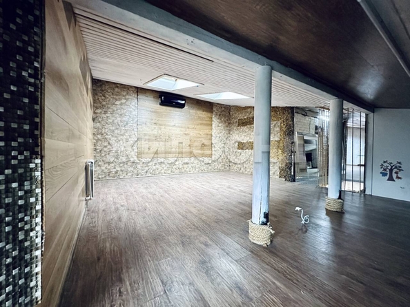 
   Продам 4-комнатную, 121.7 м², 5-й микрорайон, 3/2

. Фото 1.