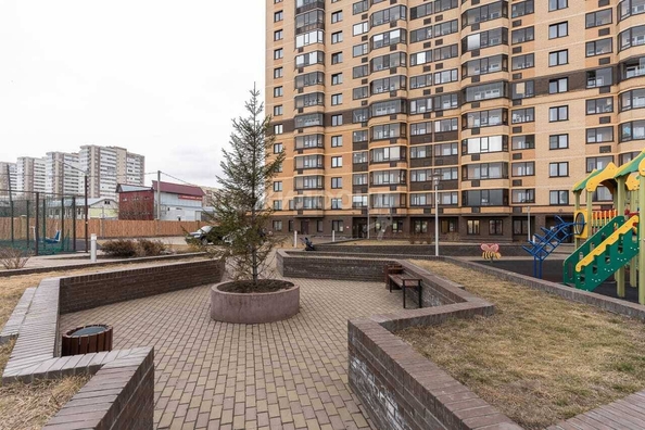 
   Продам 3-комнатную, 73 м², Кирова ул, 236

. Фото 23.