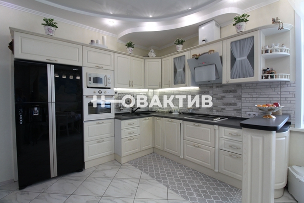 
   Продам 2-комнатную, 73.3 м², Кедровая ул, 71

. Фото 5.