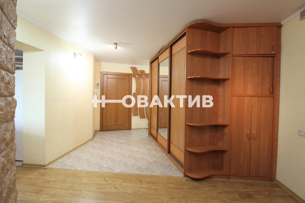 
   Продам 3-комнатную, 85.1 м², Семьи Шамшиных ул, 4

. Фото 8.