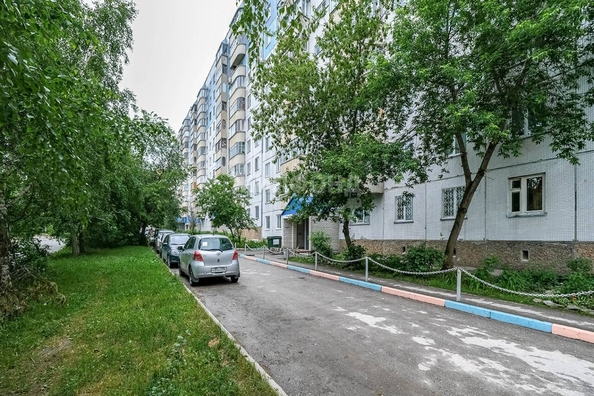 
   Продам 4-комнатную, 76.3 м², Лазурная ул, 22

. Фото 19.