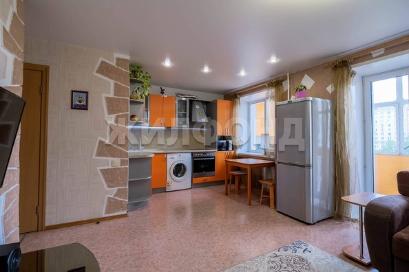 
   Продам 3-комнатную, 60.5 м², Бориса Богаткова ул, 266/3

. Фото 2.
