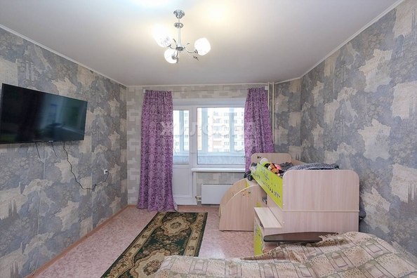 
   Продам студию, 27 м², Петухова ул, 166

. Фото 1.